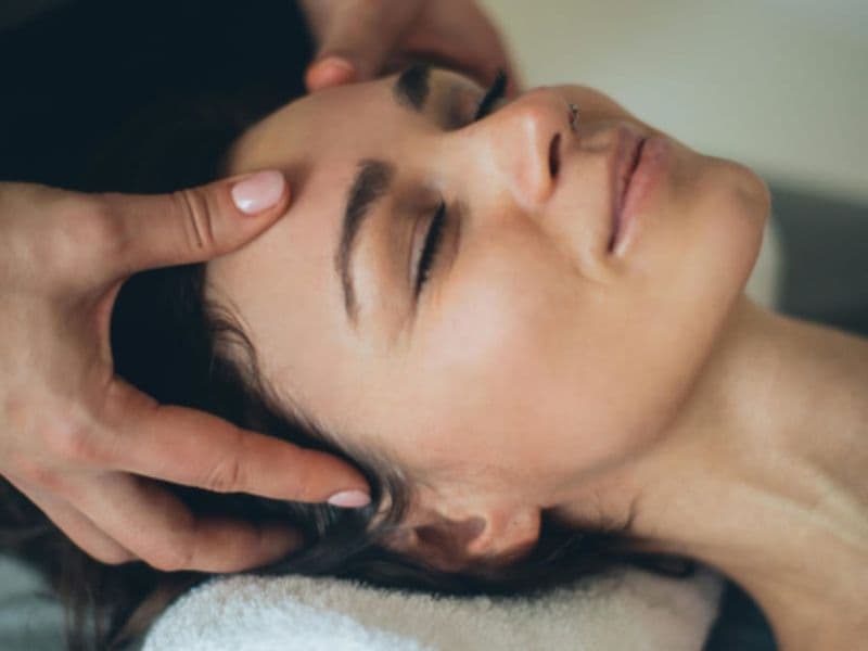 Massage visage et cuir chevelu à Auray (56)