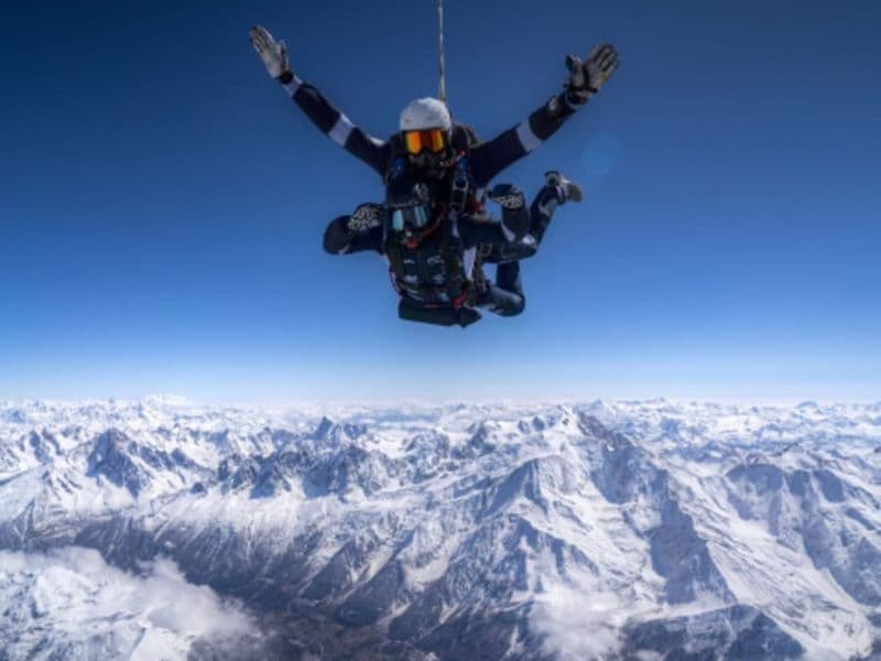 Billet Saut en parachute depuis un hélicoptère à Morzine (74)