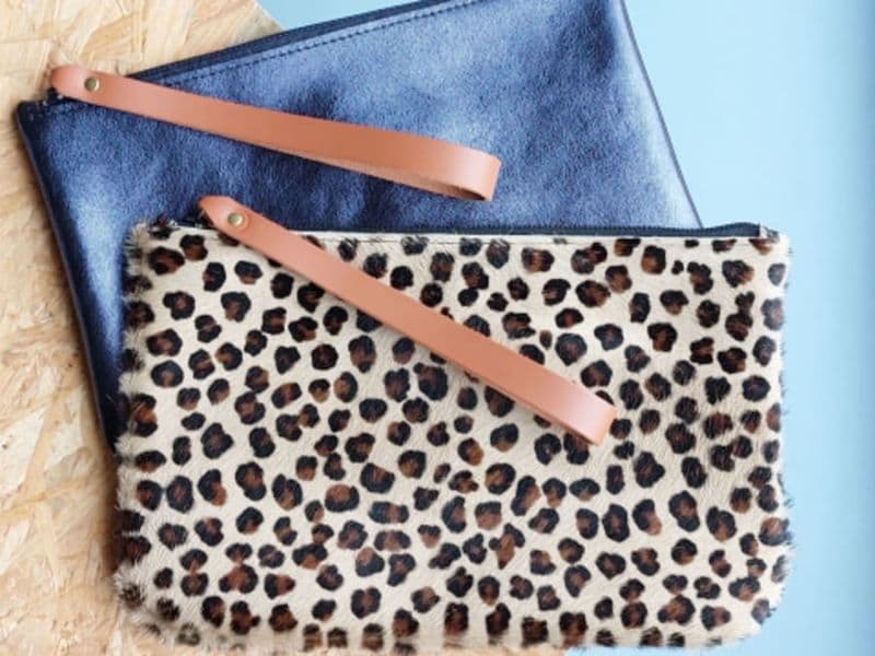 Atelier sac pochette zip en cuir à Rennes (35)