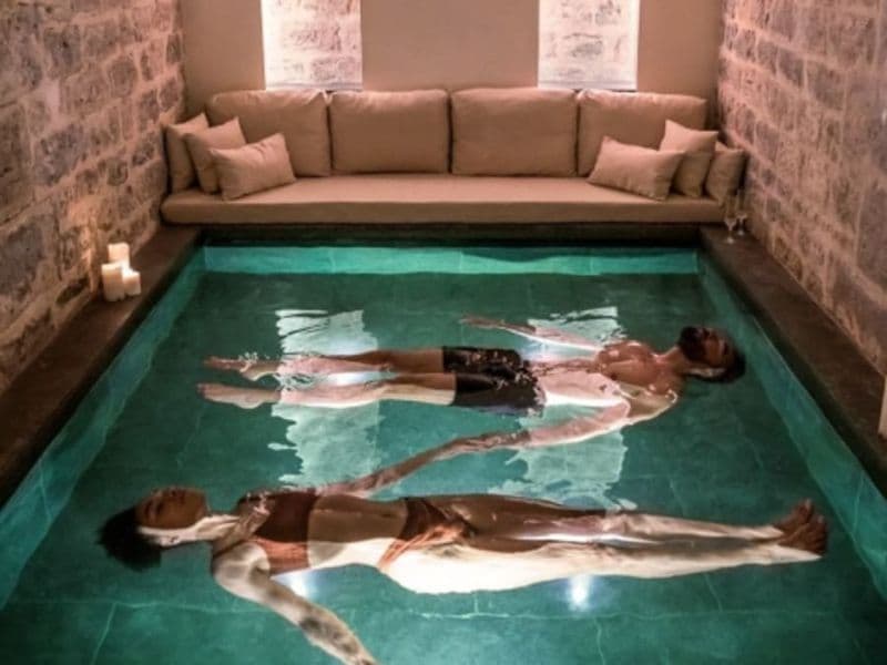 SPA Bassin d'eau salée en duo à Paris 7ème
