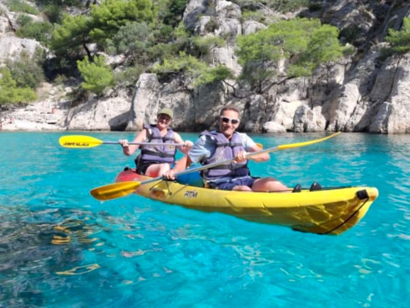 Excursion kayak dans le Parc National des Calanques