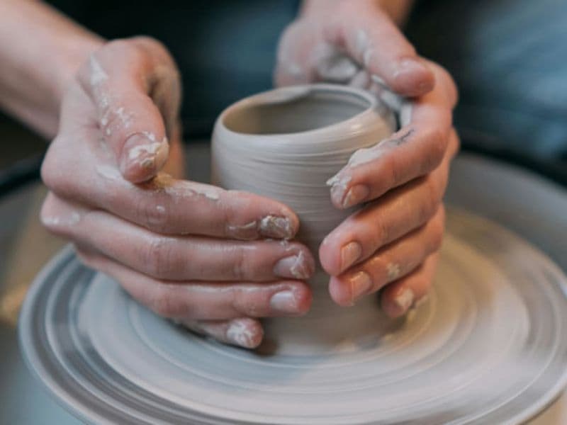 Atelier Tournage en céramique à Marseille 1er