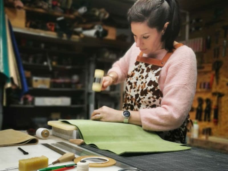 Atelier création sac cabas Axelle en cuir à Montjean-sur-Loire