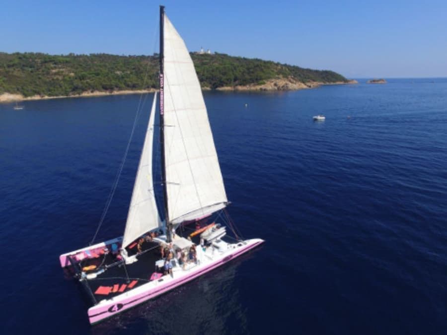 Journée en Catamaran vers le Cap Taillat depuis Cogolin