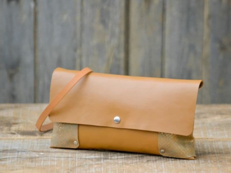 Billet Atelier création sac banane Zaho en cuir à Montjean-sur-Loire