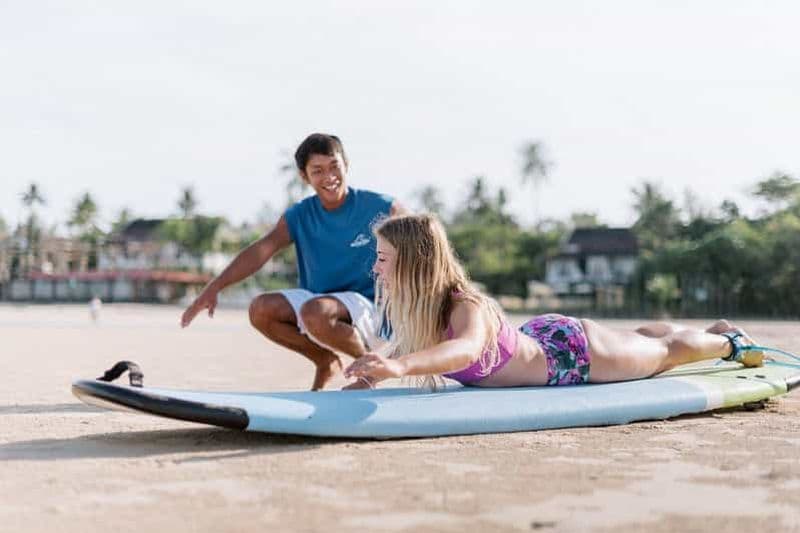 Khao Lak : expérience de surf en petit groupe d'une heure et demie