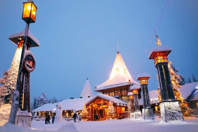 Billet Rovaniemi : Village du Père Noël et randonnée en motoneige jusqu'à la ferme des rennes
