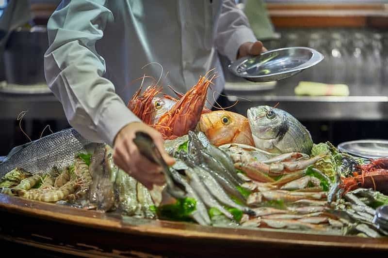 Cadix : Visite privée avec Tapas, dégustation de vin et location de vélo