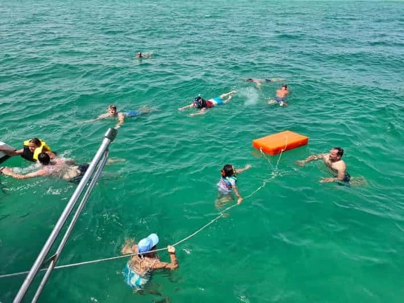 Djerba: excursion en bateau catamaran