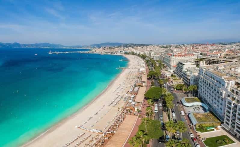 De Cannes : Transfert privé aller-retour à l'aéroport de Nice
