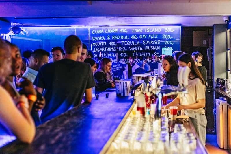 Billet Prague : Tournée des bars avec boissons et cocktails illimités