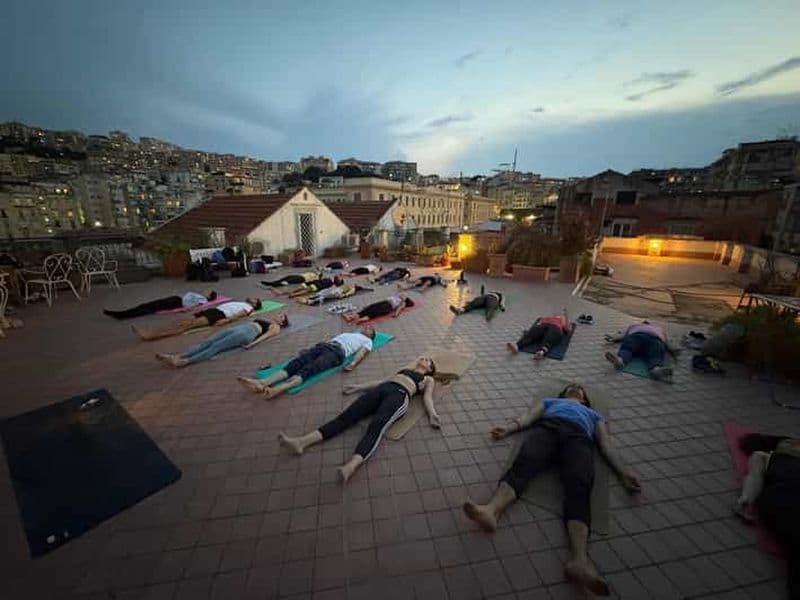 Naples : yoga et pilates sur une terrasse panoramique