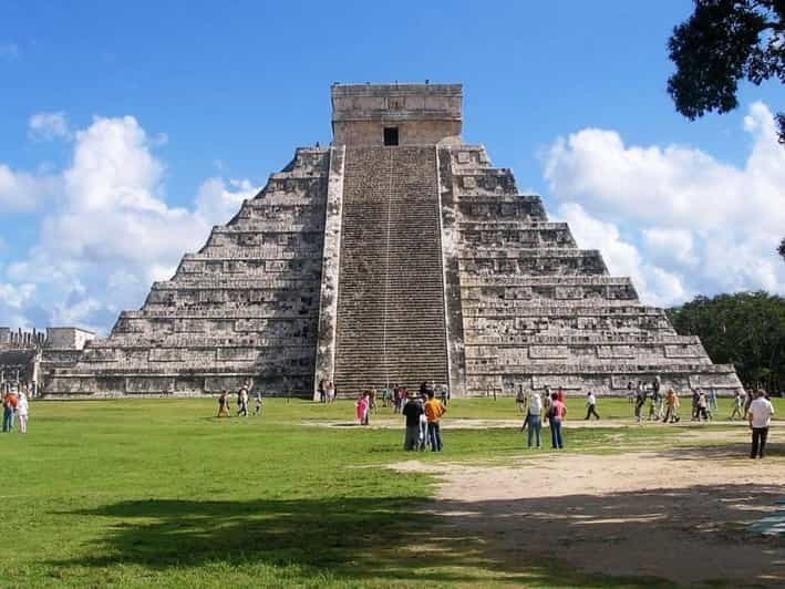 Visite de Chichen Itza : Pyramides, Cenote Ik Kil et Valladolid