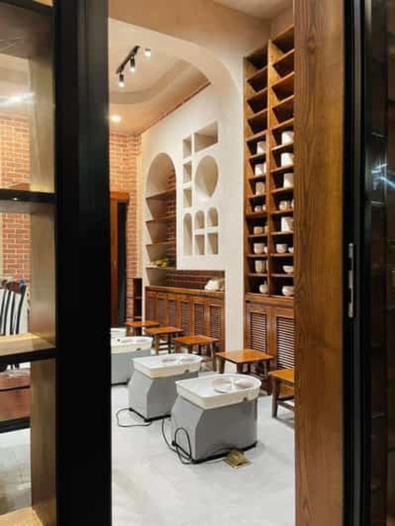 Poterie avec artiste local - Cuisson rapide, livraison dans le monde entier