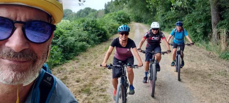 Montone : visite en vélo électrique du village médiéval et visite d'une cave