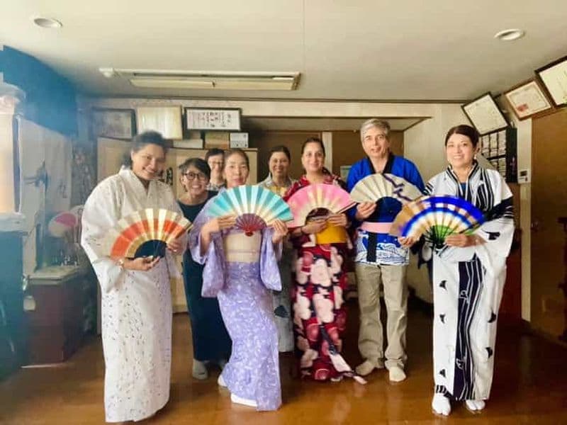 Tokyo : Cours de danse japonaise authentique, kimono et souvenirs