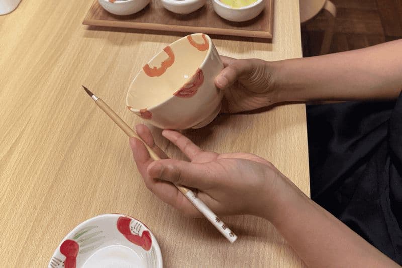 Kyoto : atelier de peinture sur poterie traditionnelle japonaise