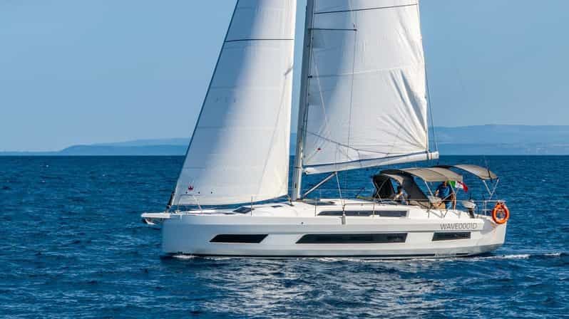 Catane : excursion en voilier sur la côte des Cyclopes avec apéritif sicilien