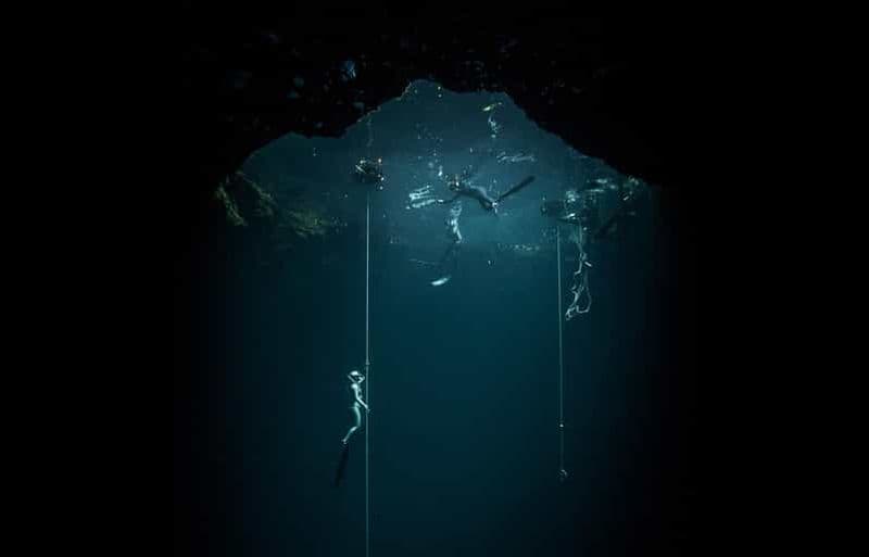 Séance de photographie de portrait sous-marine