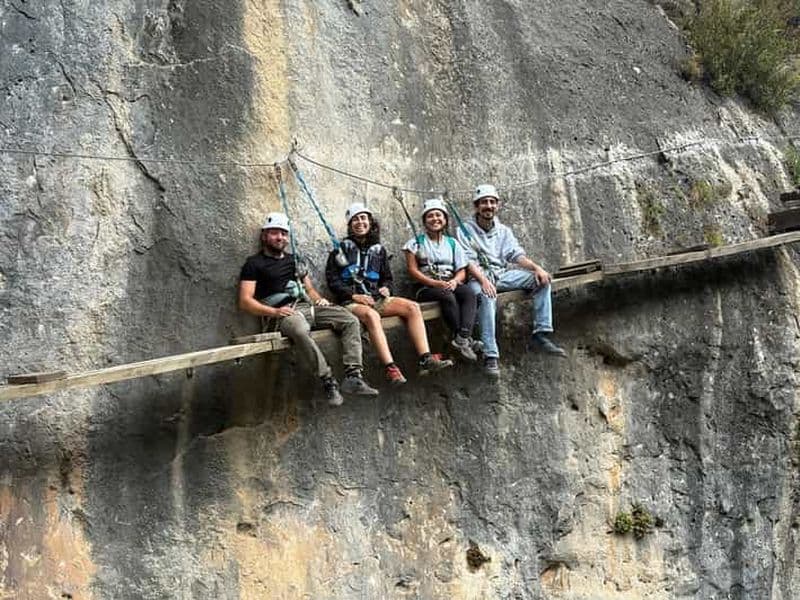 Madrid : Excursion guidée d'escalade en via ferrata.