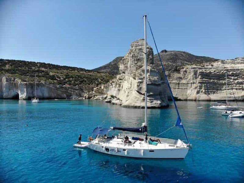 Billet Au départ de Milos : Croisière guidée d'une journée à Kleftiko avec déjeuner