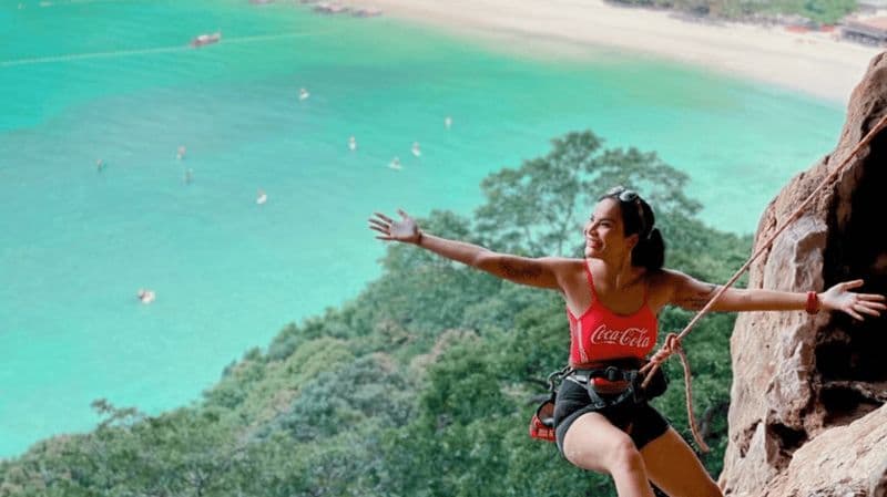 Krabi Town/Ao Nang : Escalade sur la plage de Railay avec déjeuner