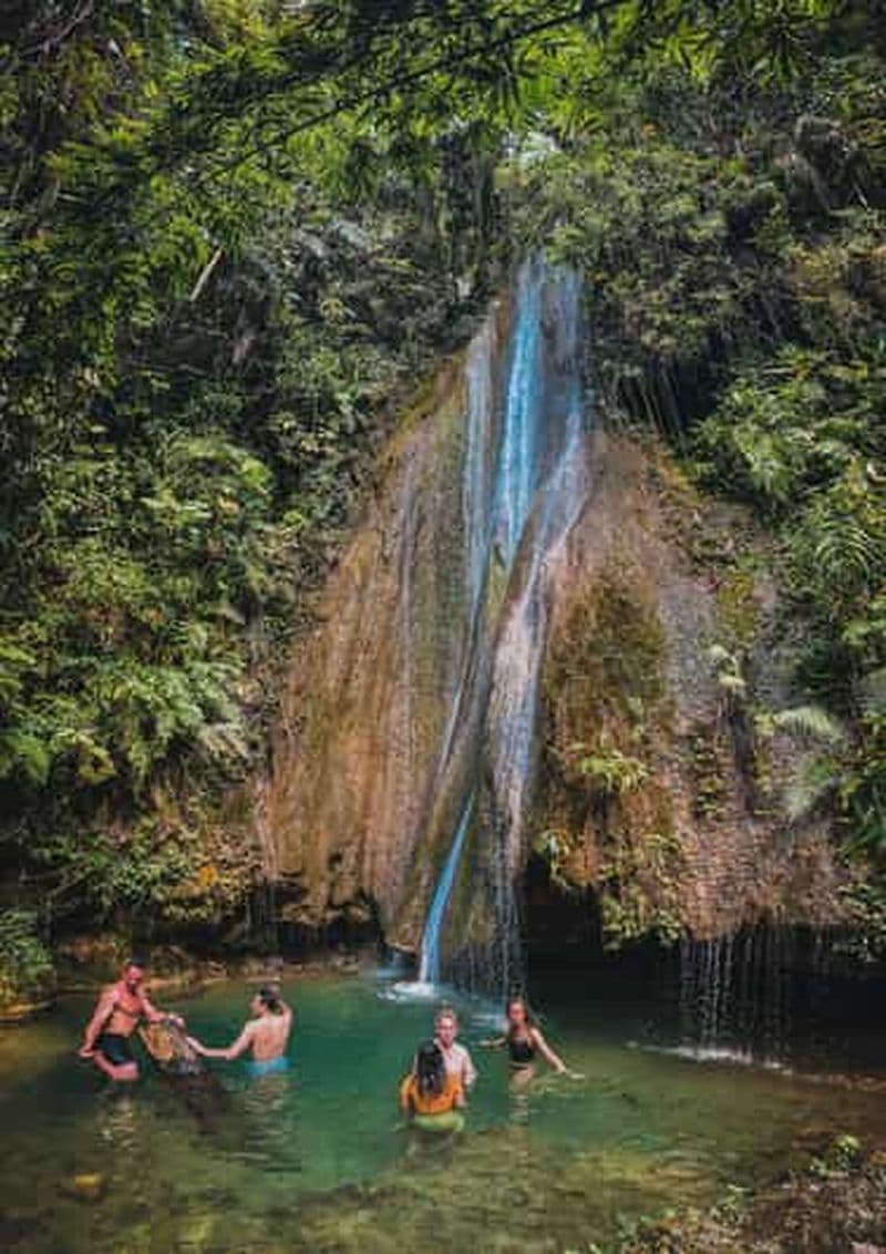 1 journée à Muang Ngoi, point de vue, grotte, cascade et kayak