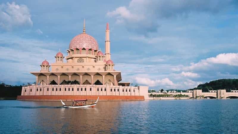 Billet Kuala Lumpur : visite de Putrajaya avec croisière traditionnelle