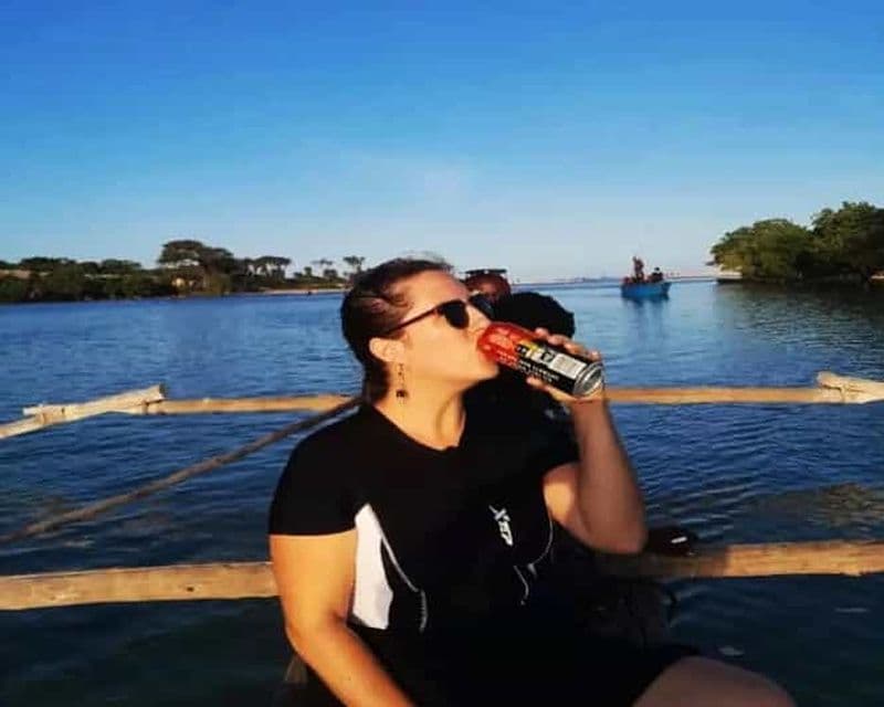 Diani : Croisière au coucher du soleil le long de la rivière Kongo sur un canoë en bois