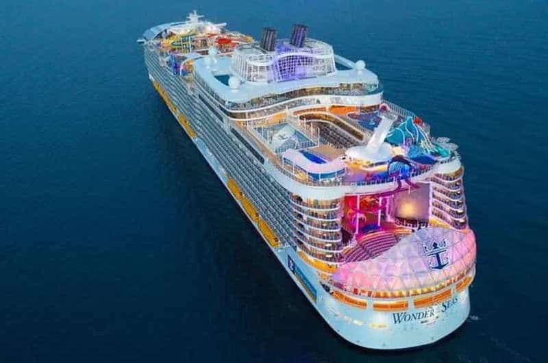 Arrivée au port de croisière de Barcelone et transfert aéroport privé