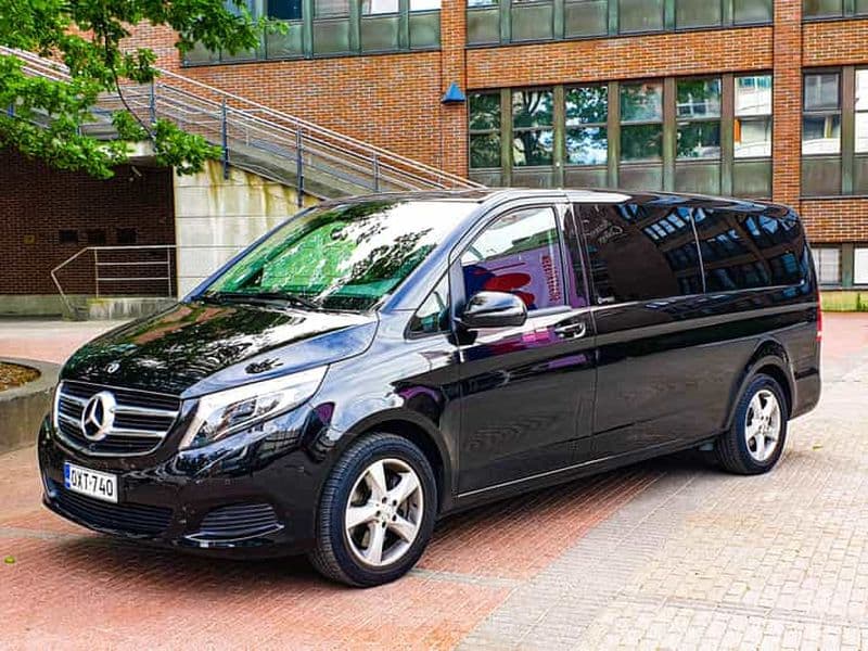 Helsinki : location de chauffeur privé et voiture VIP pour visiter la ville