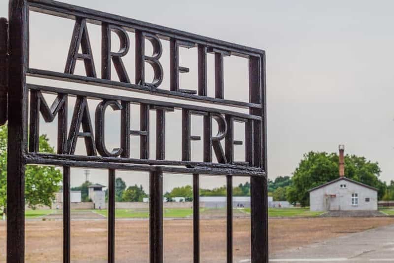 Berlin : visite en bus de Sachsenhausen, East Side Gallery et Berlin Story Bunker