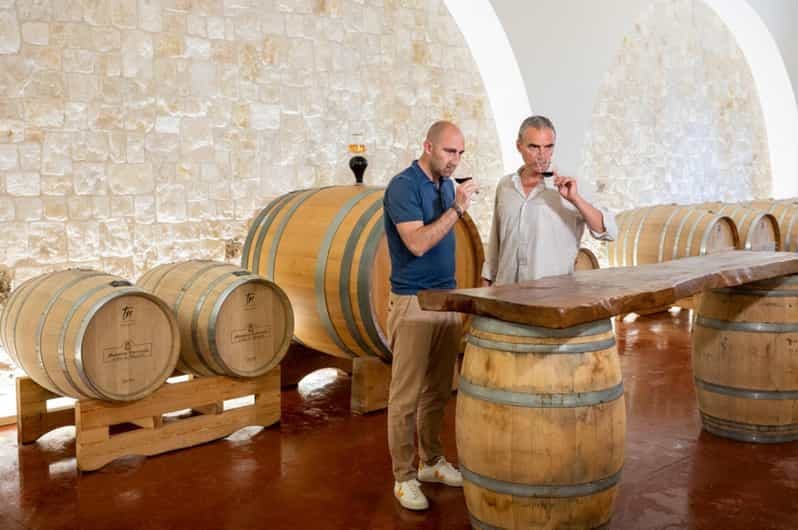 Alberobello : visite d'un domaine viticole avec dégustation de vins et de mets