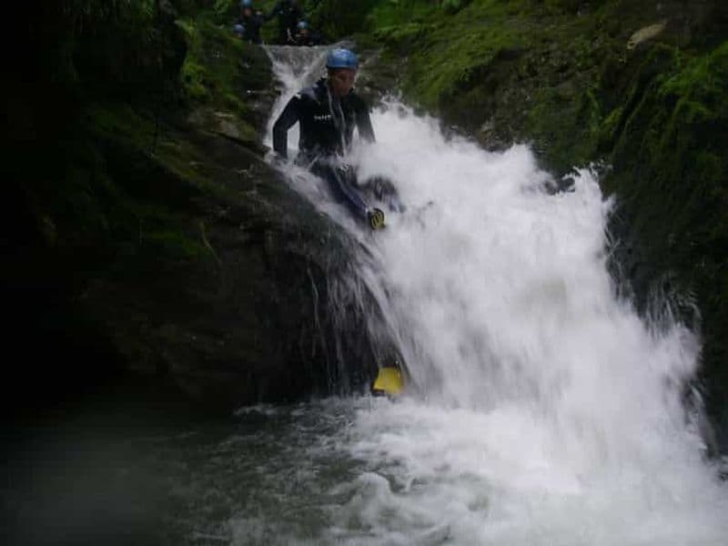 Asturies : Aventure canyoning avec 4 niveaux au choix