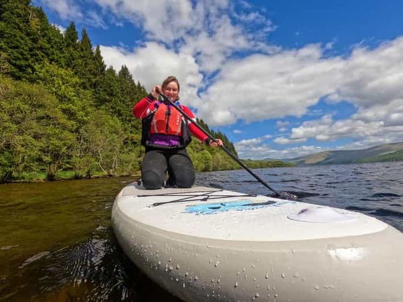 Loch Tay Paddle Boarding pour débutants, 1 heure 15 minutes.