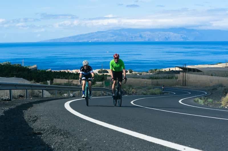 Depuis Adeje : visite guidée à vélo des falaises de Los Gigantes