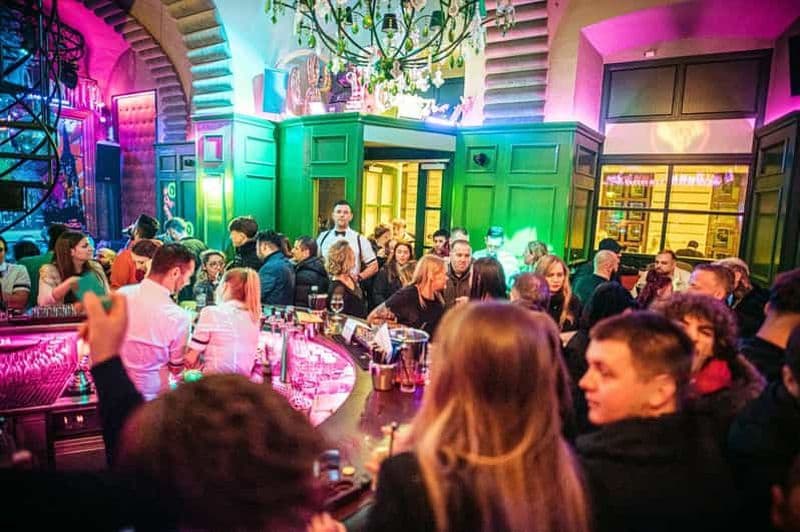 Billet Vienne : Tournée des bars avec entrée en boîte de nuit et shots