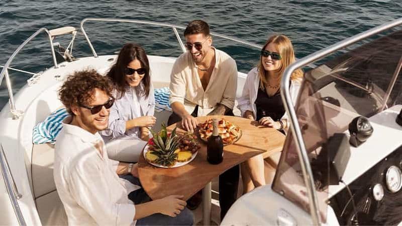 Billet Polignano a Mare en bateau : grottes marines et apéritif des Pouilles