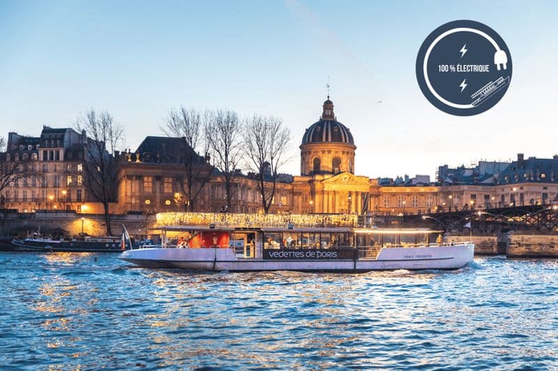 Paris : Croisière fluviale en soirée avec musique