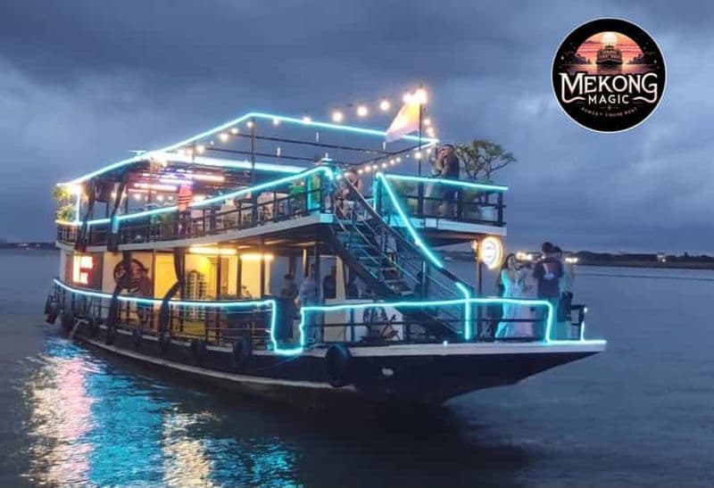 Phnom Penh : Croisière au coucher du soleil avec bières gratuites et buffet barbecue