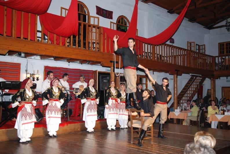 Crète : spectacle de danse traditionnelle et dîner buffet avec vin