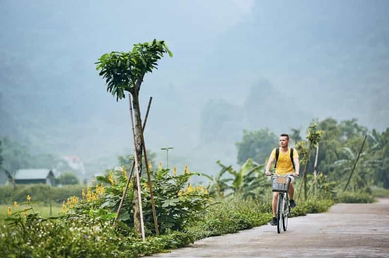 Khao Sok : Visite Privée à Vélo de la Vie Locale avec Dégustation de Fruits