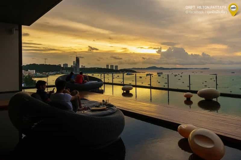 Coucher de soleil et vie nocturne à Pattaya : spectacle de cabaret et massage thaïlandais