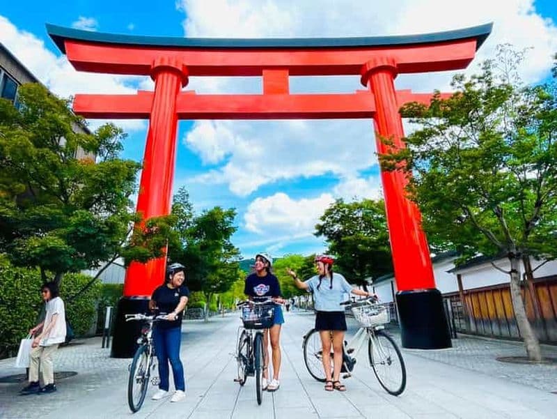 Kyoto : visite en vélo électrique du sanctuaire Fushimi Inari et du temple Tofukuji