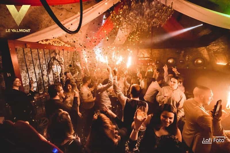 Réveillon du Nouvel An au Valmont avec open bar, musique live et DJ