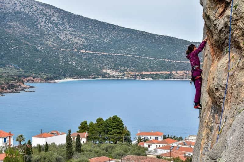 Kyparissi : coaching et technique d'escalade sur stalactites
