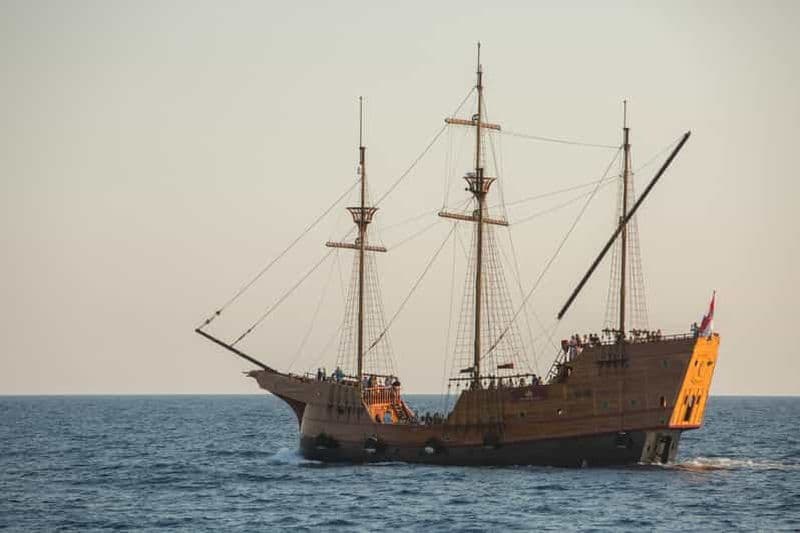 Dubrovnik : Karaka - Croisière commentée sur le thème de Game of Thrones et visite à pied