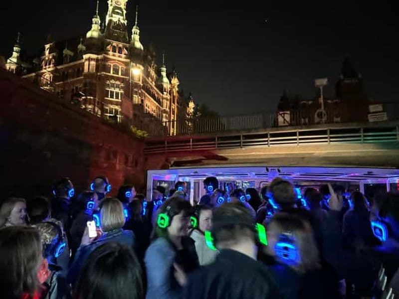 Billet Hambourg : Soirée disco silencieuse à bord pour le 836e anniversaire du port de Hambourg
