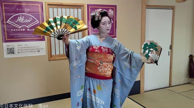 Danse et jeu avec les Maiko