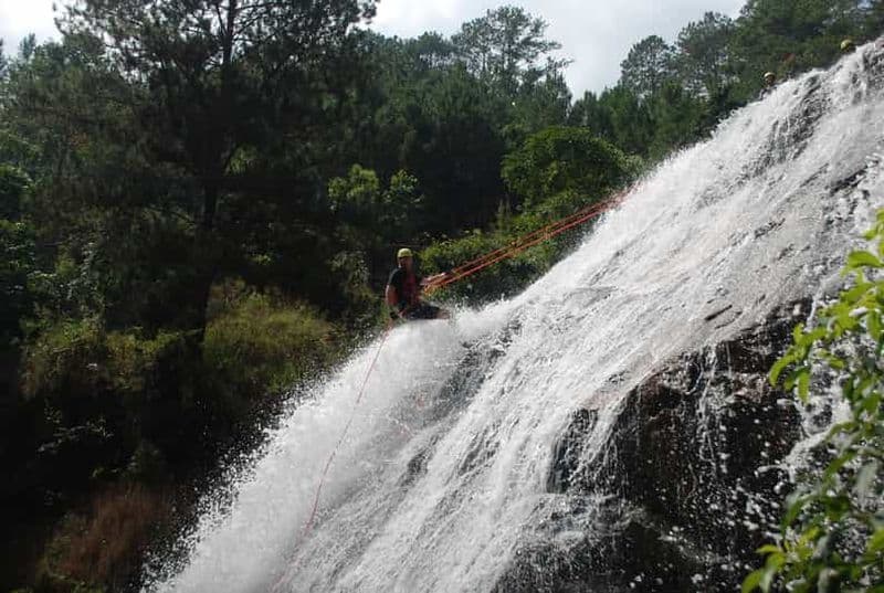 Canyoning Dalat Option complète avec déjeuner et chocolat chaud